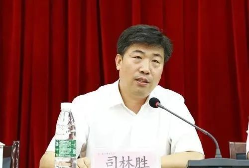 7年后，他再度回归任校长2.jpg